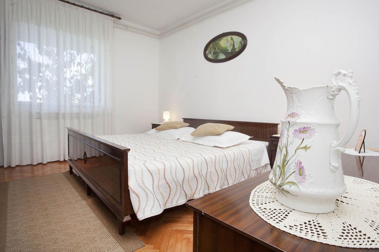 Apartments Patricia Банджоле Экстерьер фото