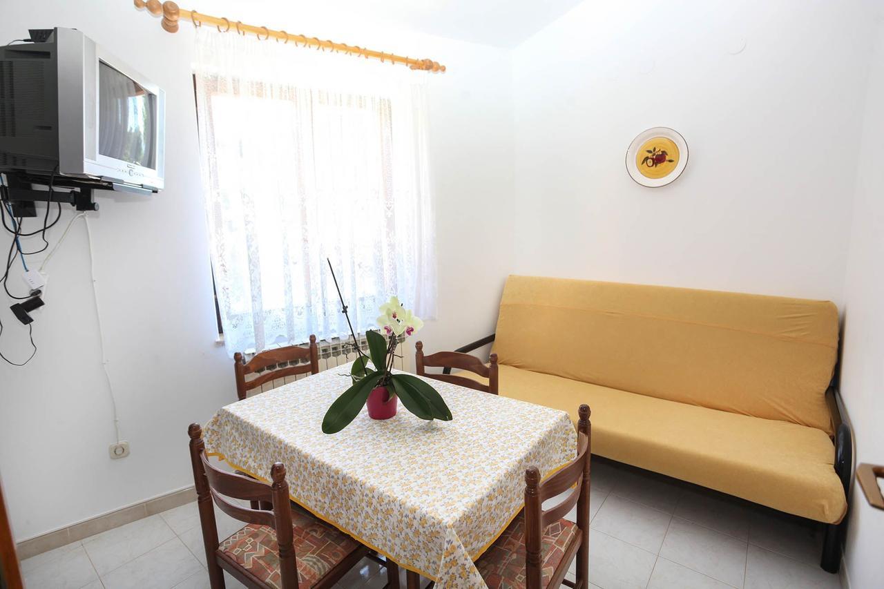 Apartments Patricia Банджоле Экстерьер фото