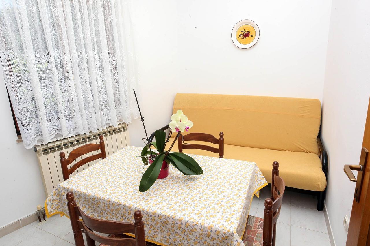 Apartments Patricia Банджоле Экстерьер фото