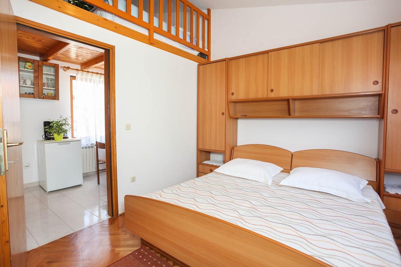 Apartments Patricia Банджоле Экстерьер фото