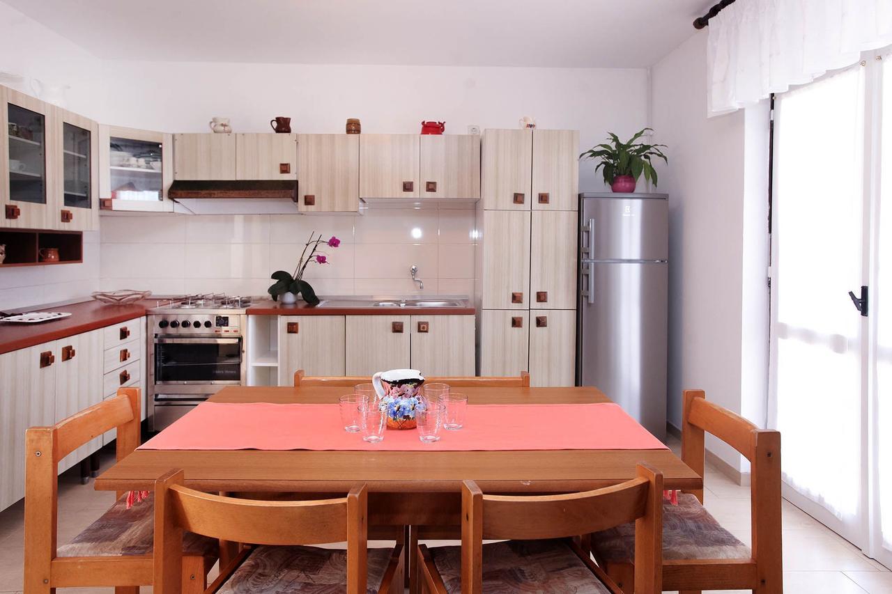 Apartments Patricia Банджоле Экстерьер фото
