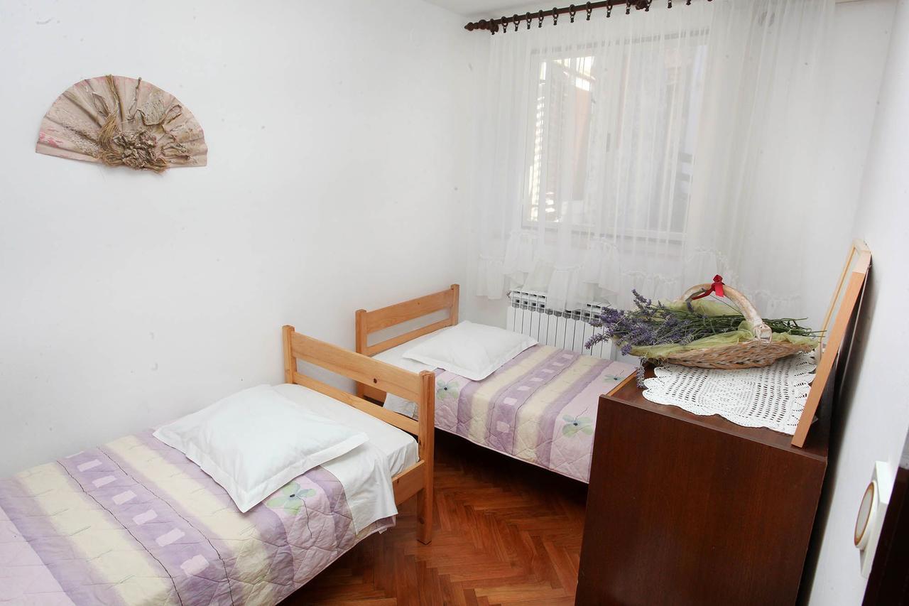 Apartments Patricia Банджоле Экстерьер фото